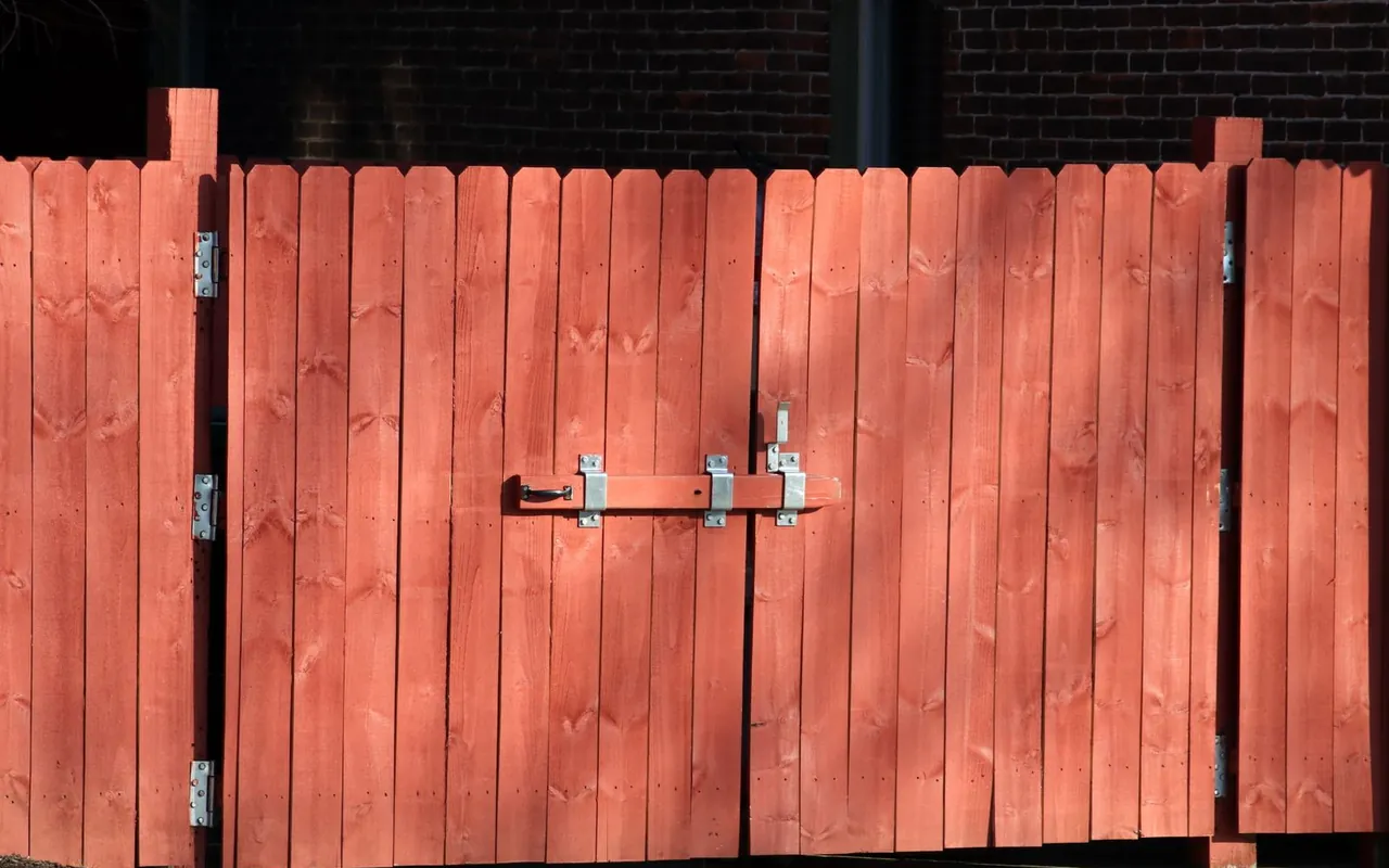 Completed fencing project at a suburban home in the United States